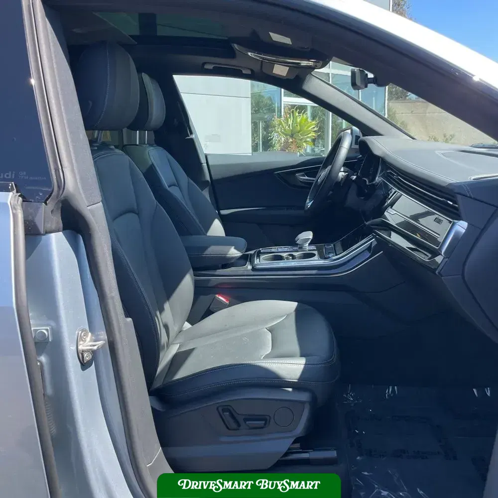 2025 Audi Q8 Premium 55