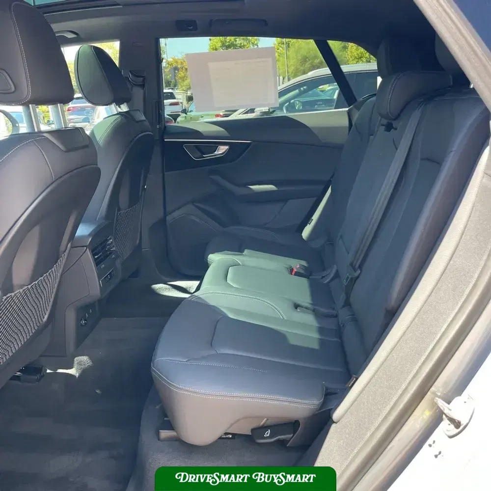2025 Audi Q8 Premium 55