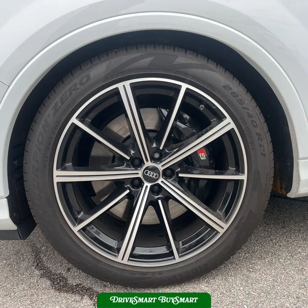 2023 Audi SQ7 Premium Plus