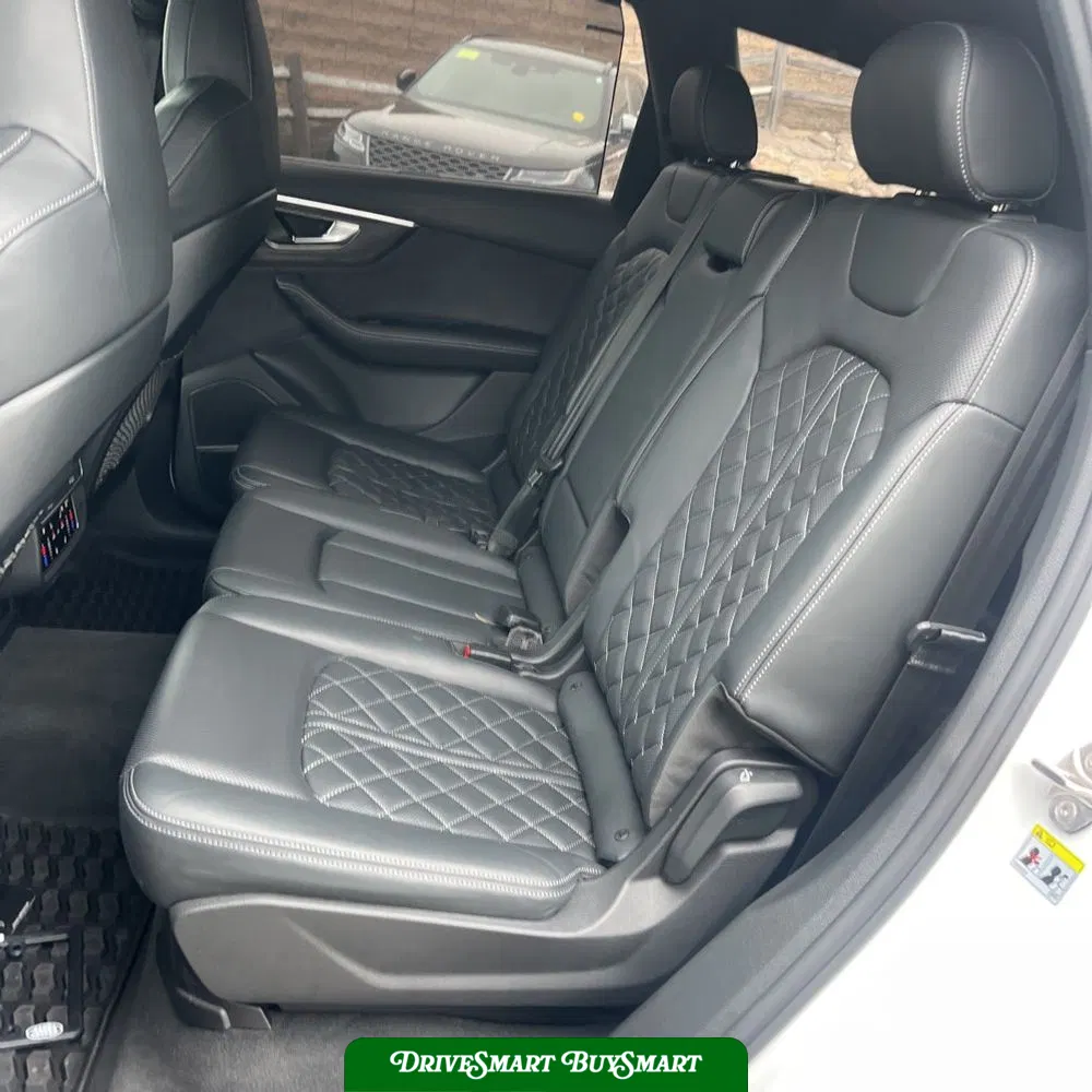 2023 Audi SQ7 Premium Plus