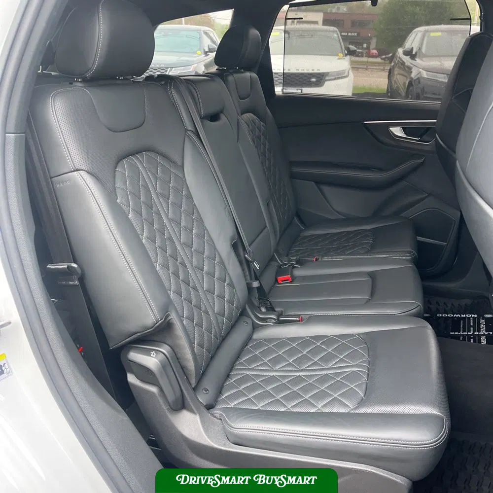 2023 Audi SQ7 Premium Plus