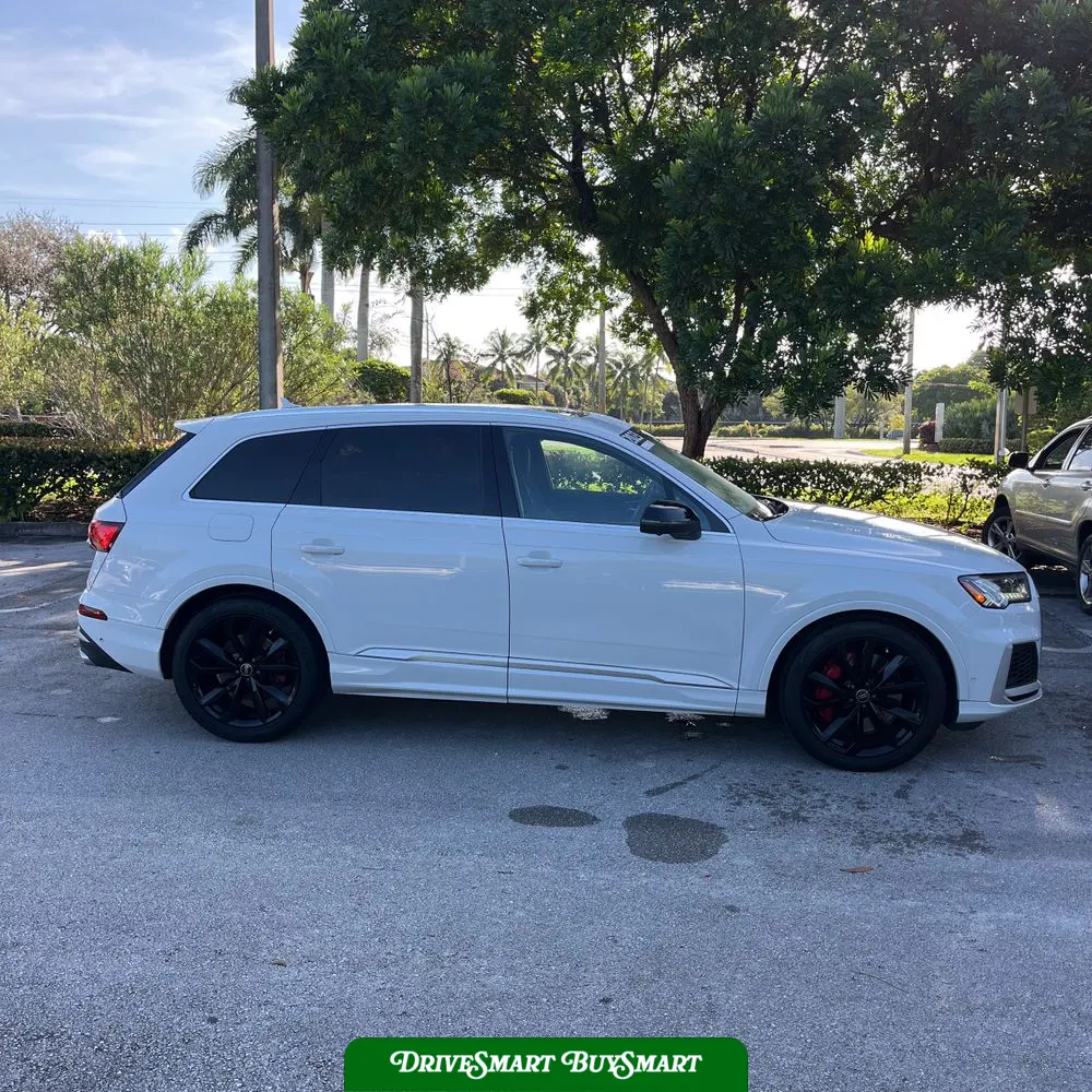 2023 Audi SQ7 Premium Plus