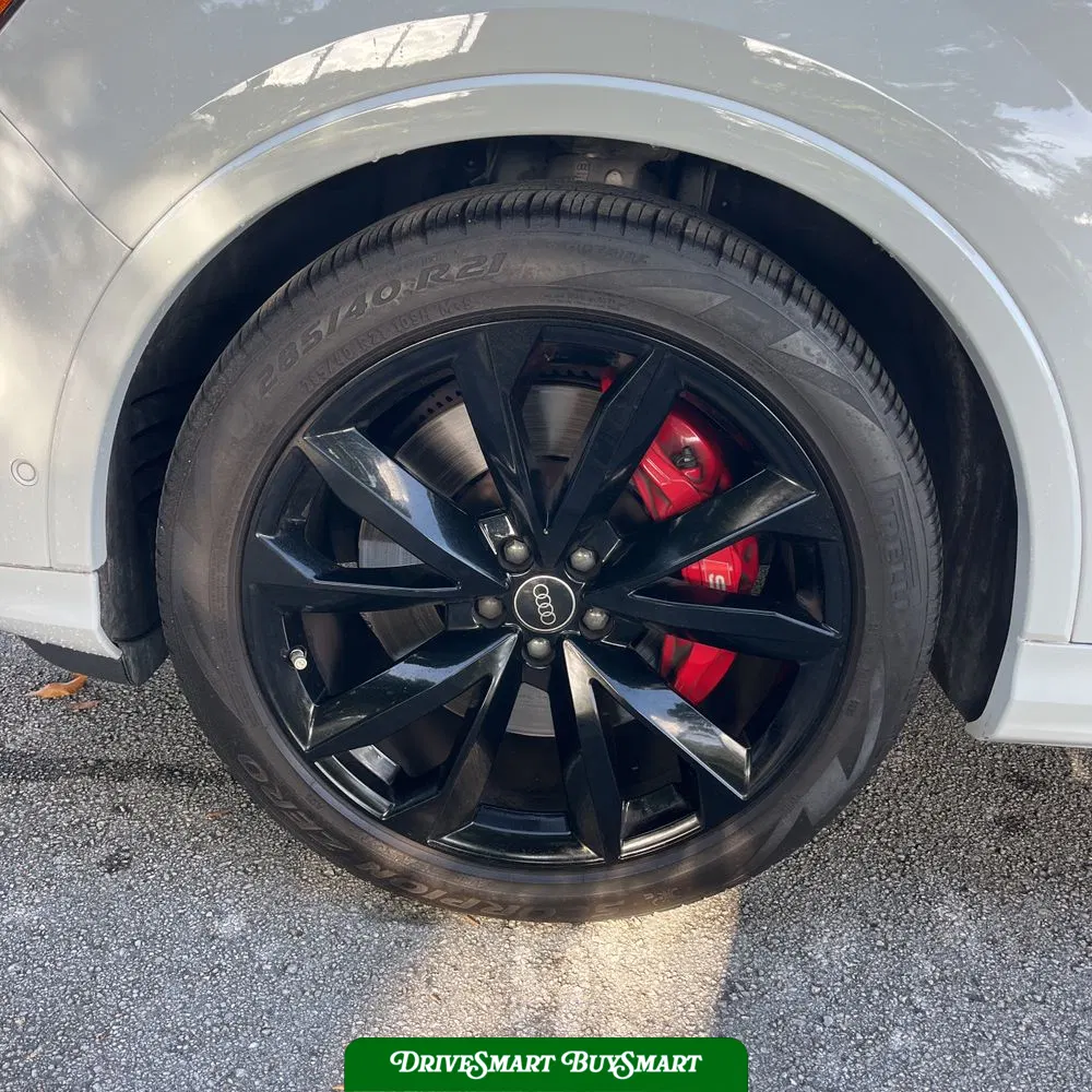 2023 Audi SQ7 Premium Plus