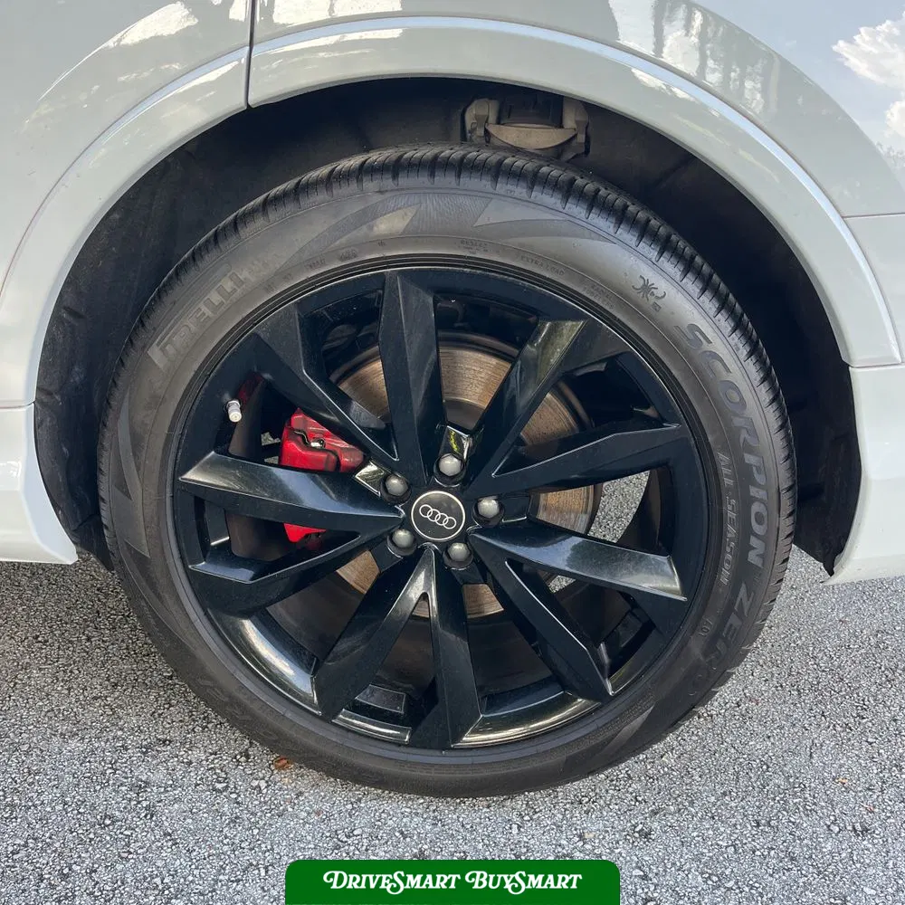 2023 Audi SQ7 Premium Plus