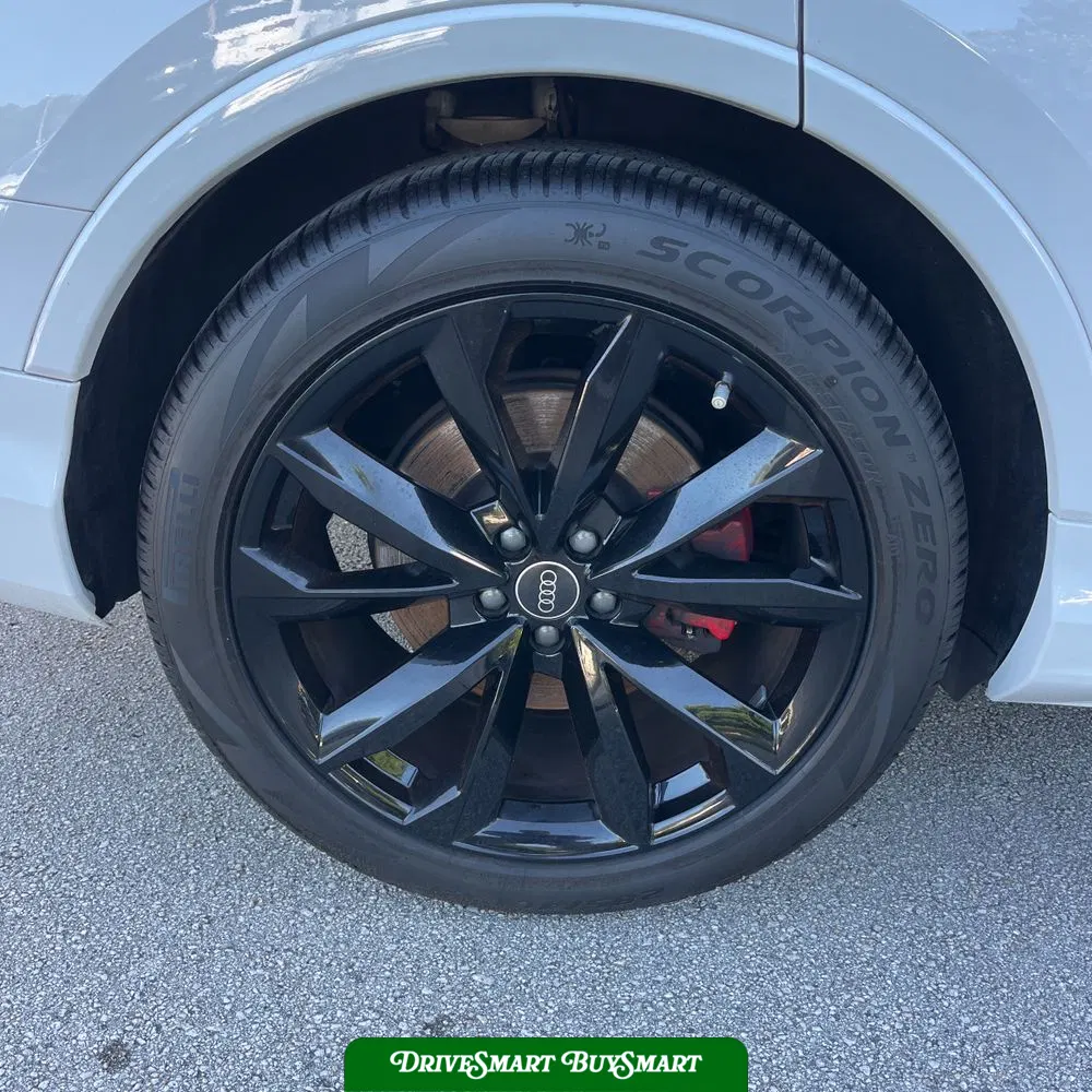 2023 Audi SQ7 Premium Plus