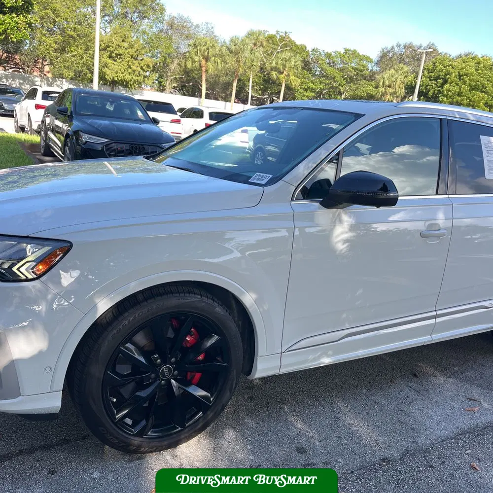 2023 Audi SQ7 Premium Plus