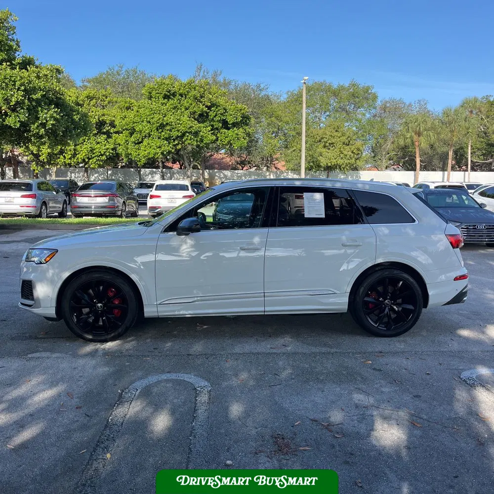 2023 Audi SQ7 Premium Plus
