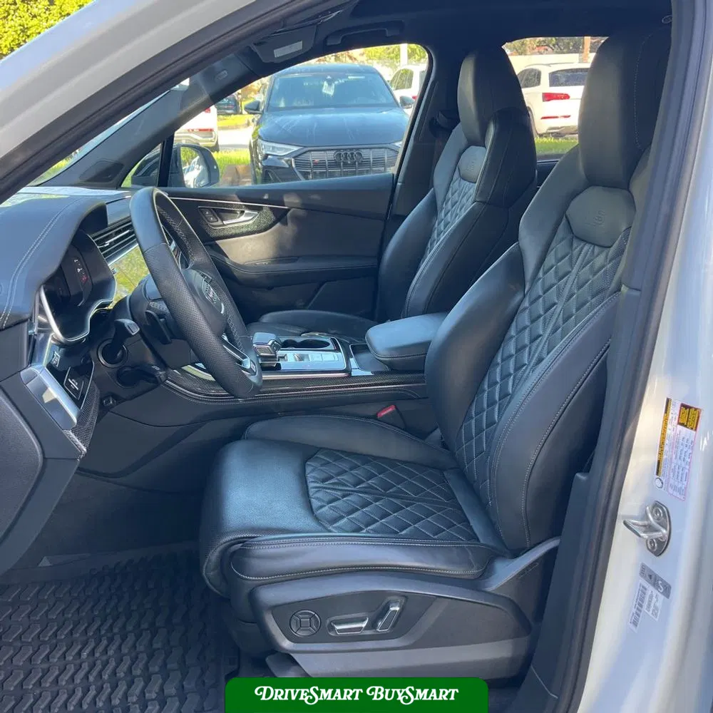 2023 Audi SQ7 Premium Plus