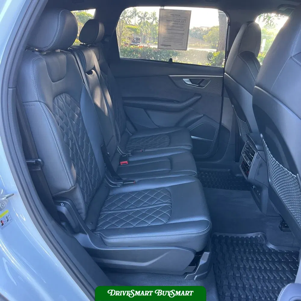 2023 Audi SQ7 Premium Plus