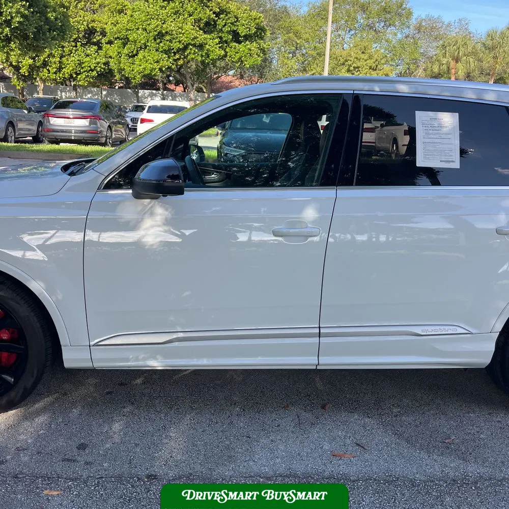 2023 Audi SQ7 Premium Plus