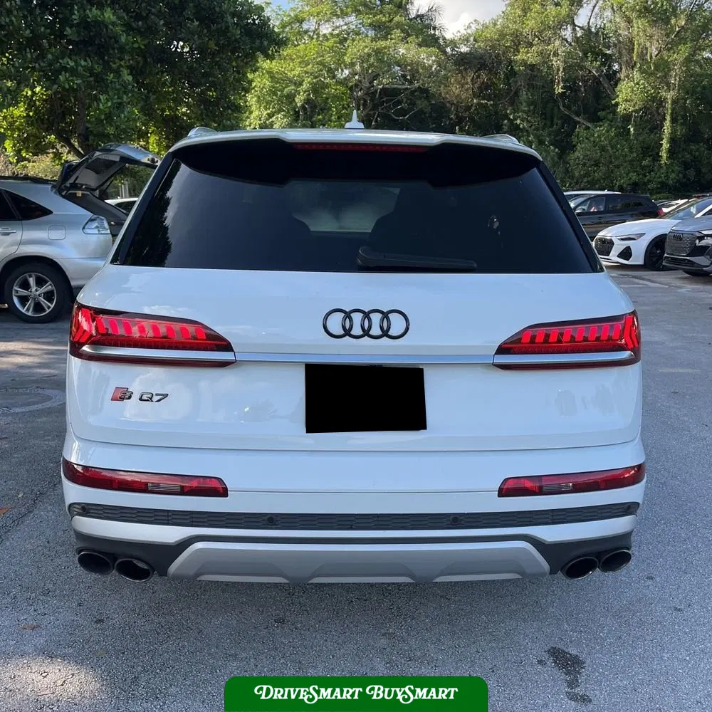 2023 Audi SQ7 Premium Plus