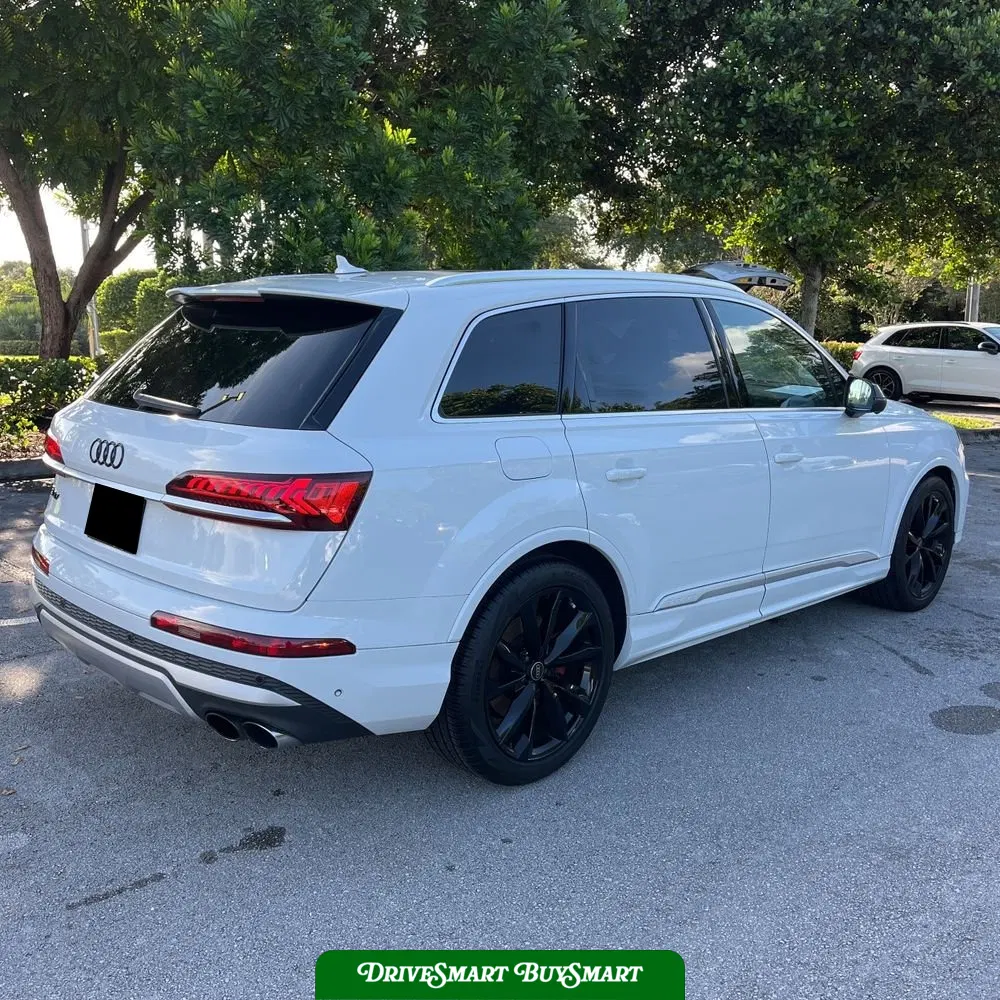 2023 Audi SQ7 Premium Plus