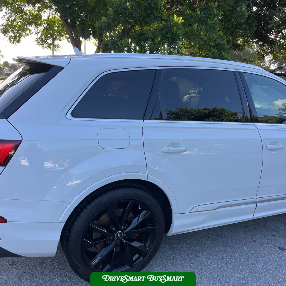 2023 Audi SQ7 Premium Plus