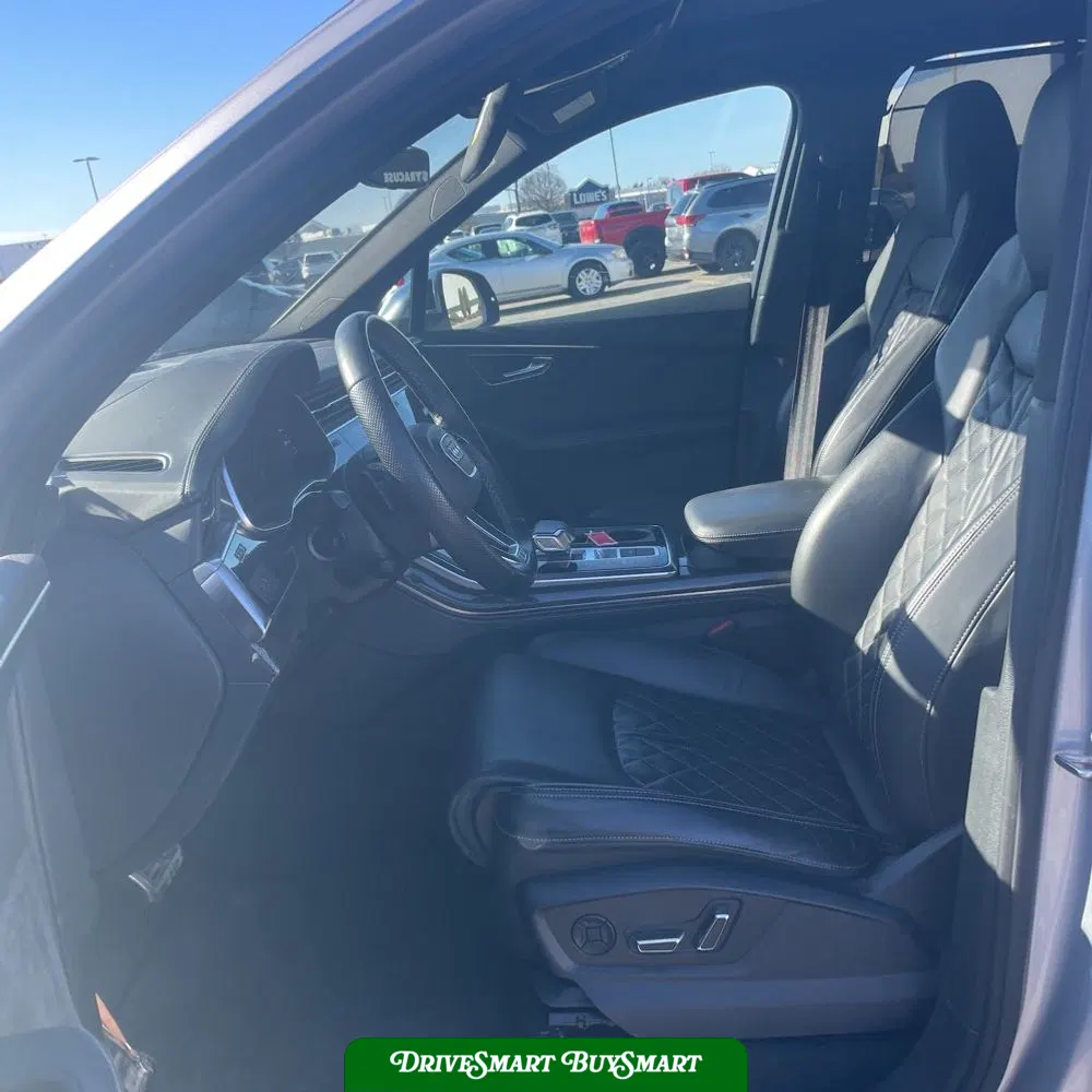 2022 Audi SQ7 Premium Plus
