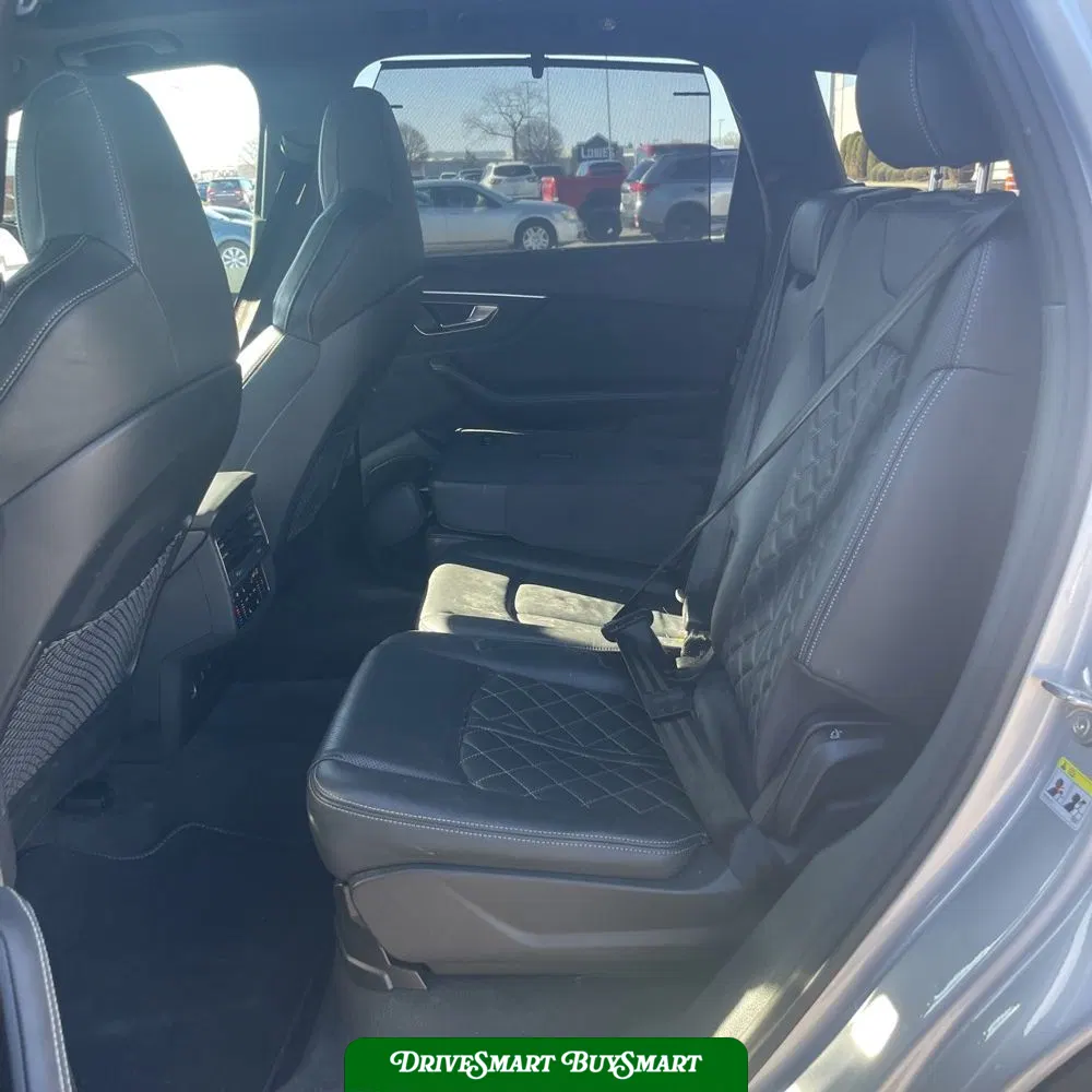 2022 Audi SQ7 Premium Plus