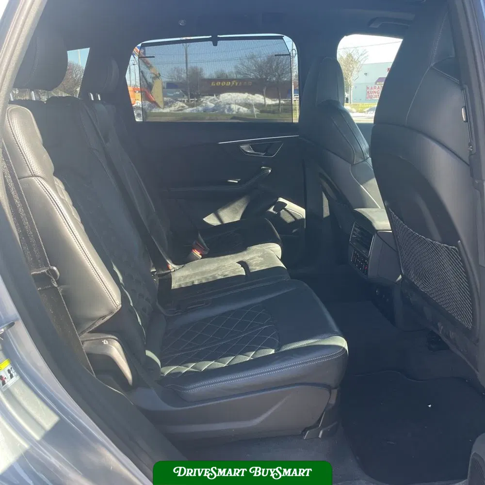 2022 Audi SQ7 Premium Plus