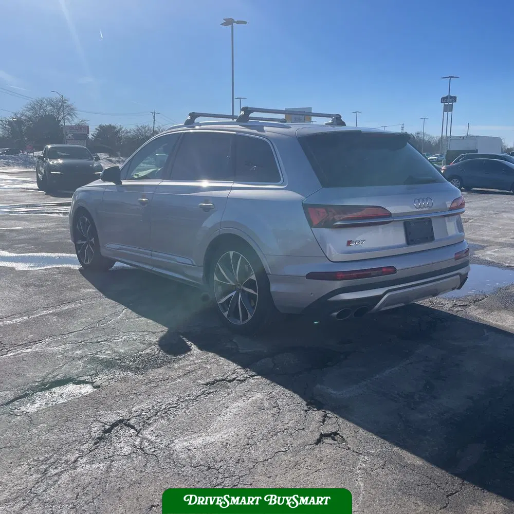 2022 Audi SQ7 Premium Plus
