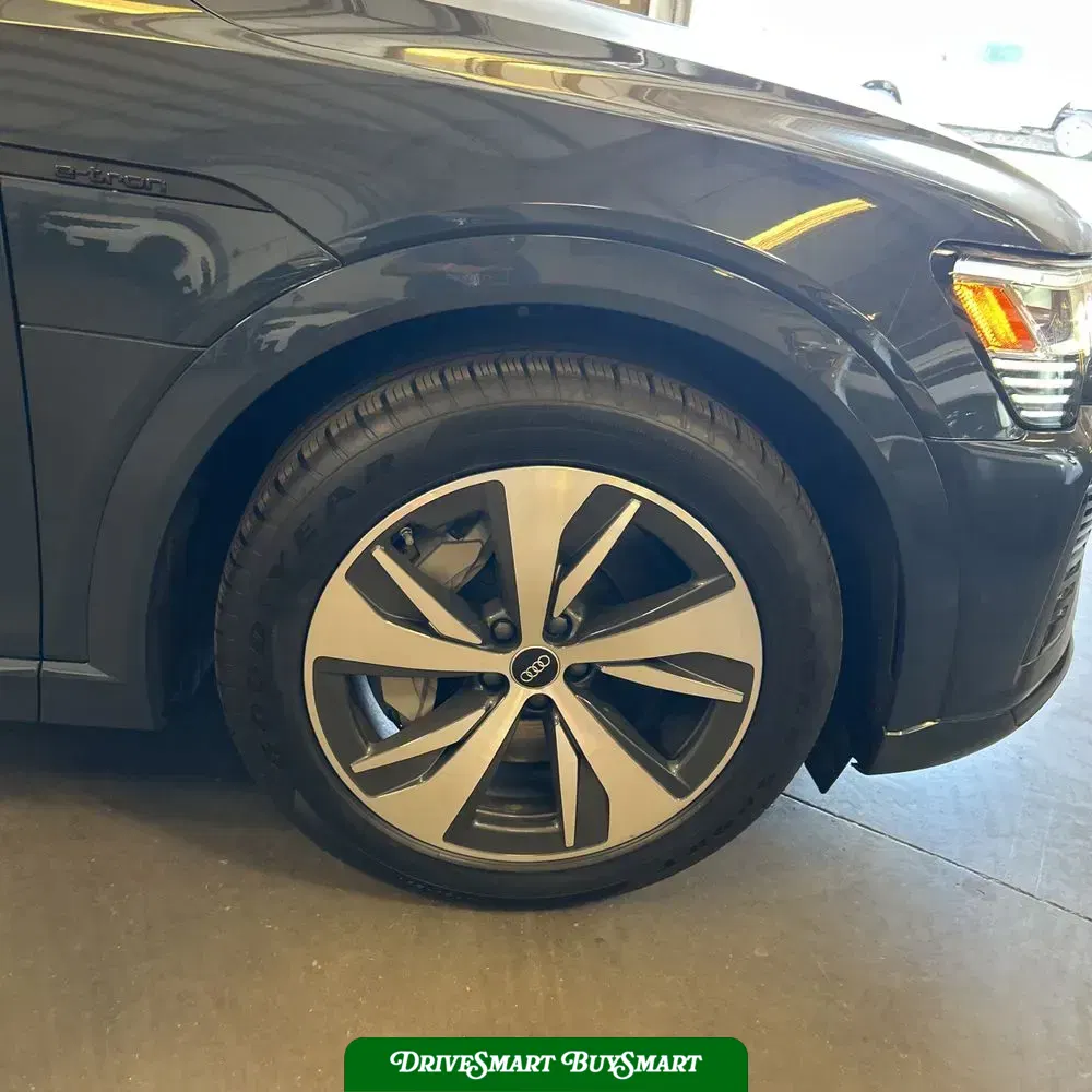 2024 Audi Q8 e-tron S-Line Prem