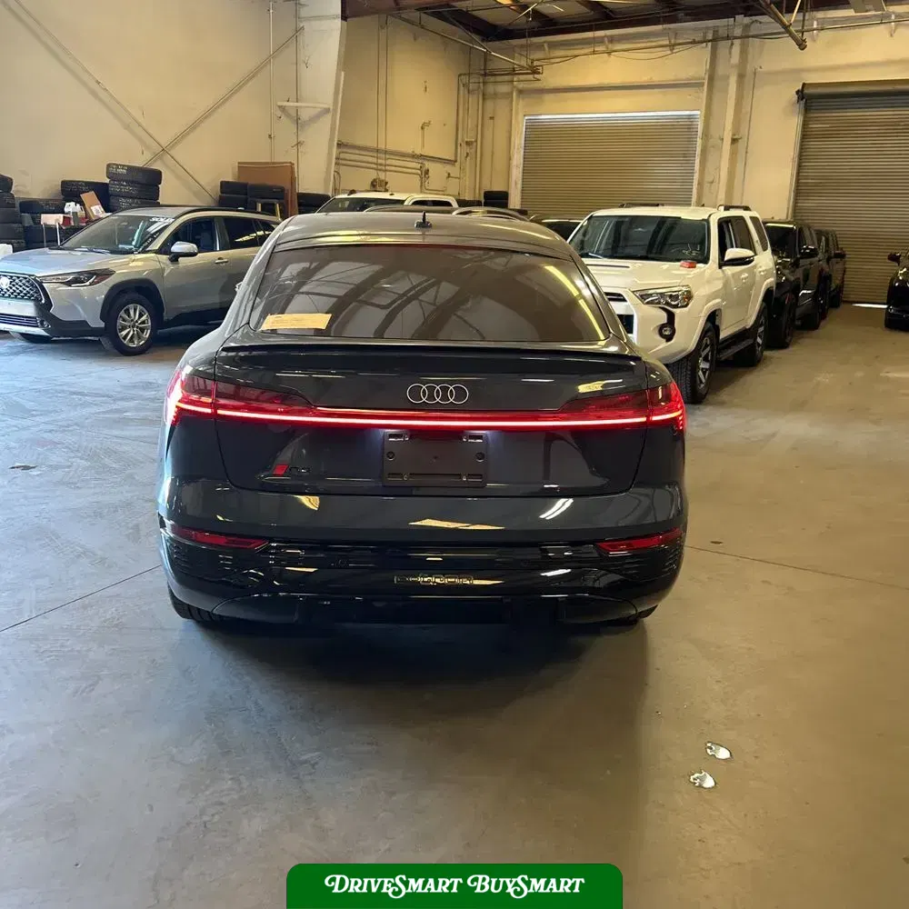 2024 Audi Q8 e-tron S-Line Prem