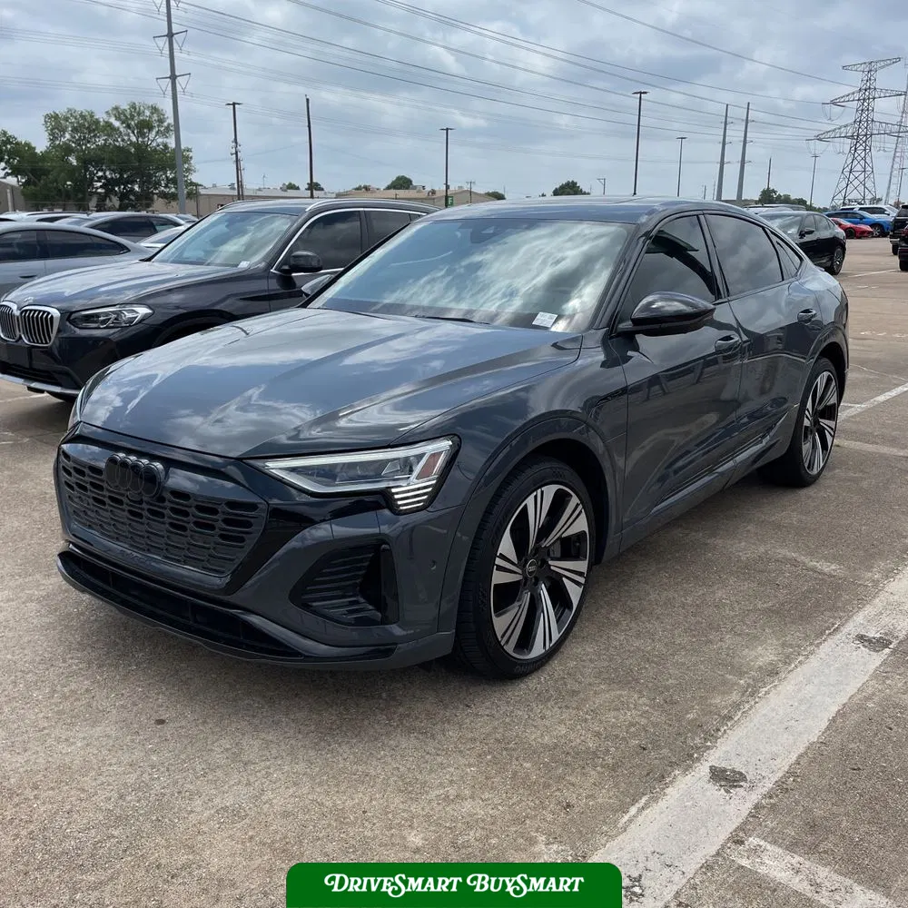 2024 Audi Q8 e-tron S-Line Pres