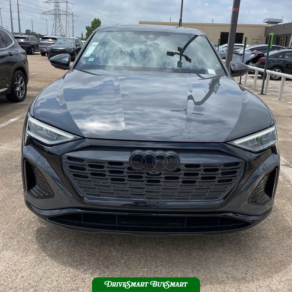 2024 Audi Q8 e-tron S-Line Pres