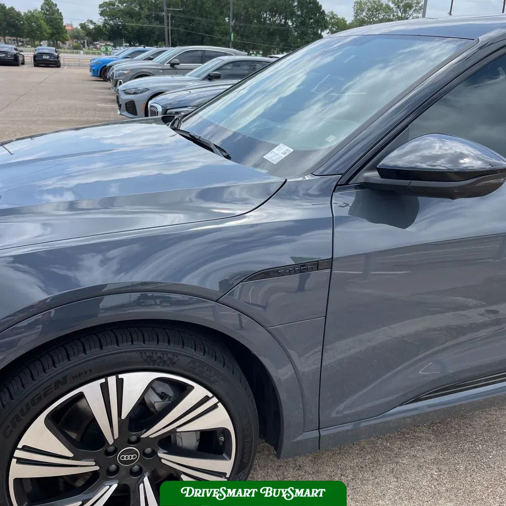 2024 Audi Q8 e-tron S-Line Pres