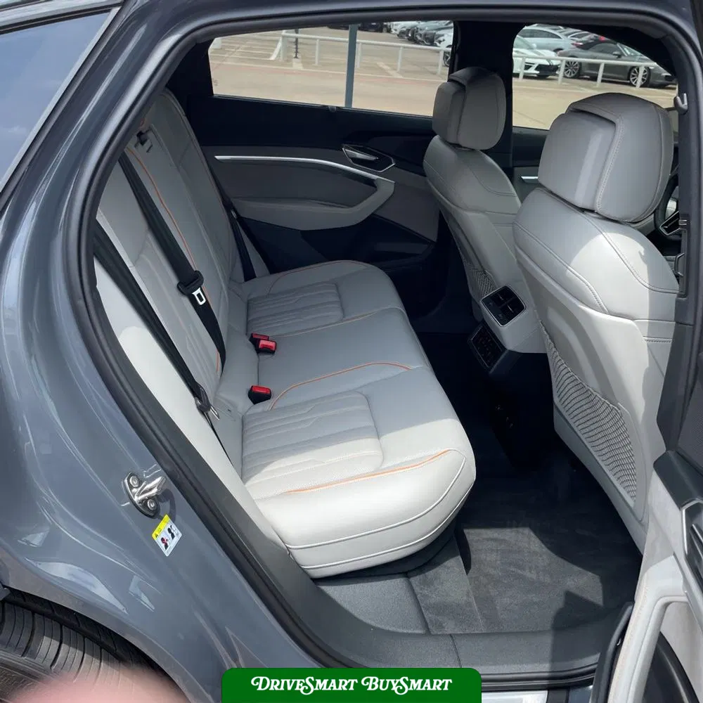2024 Audi Q8 e-tron S-Line Pres
