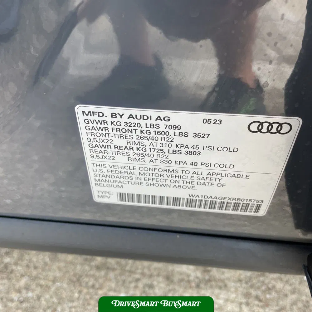 2024 Audi Q8 e-tron S-Line Pres