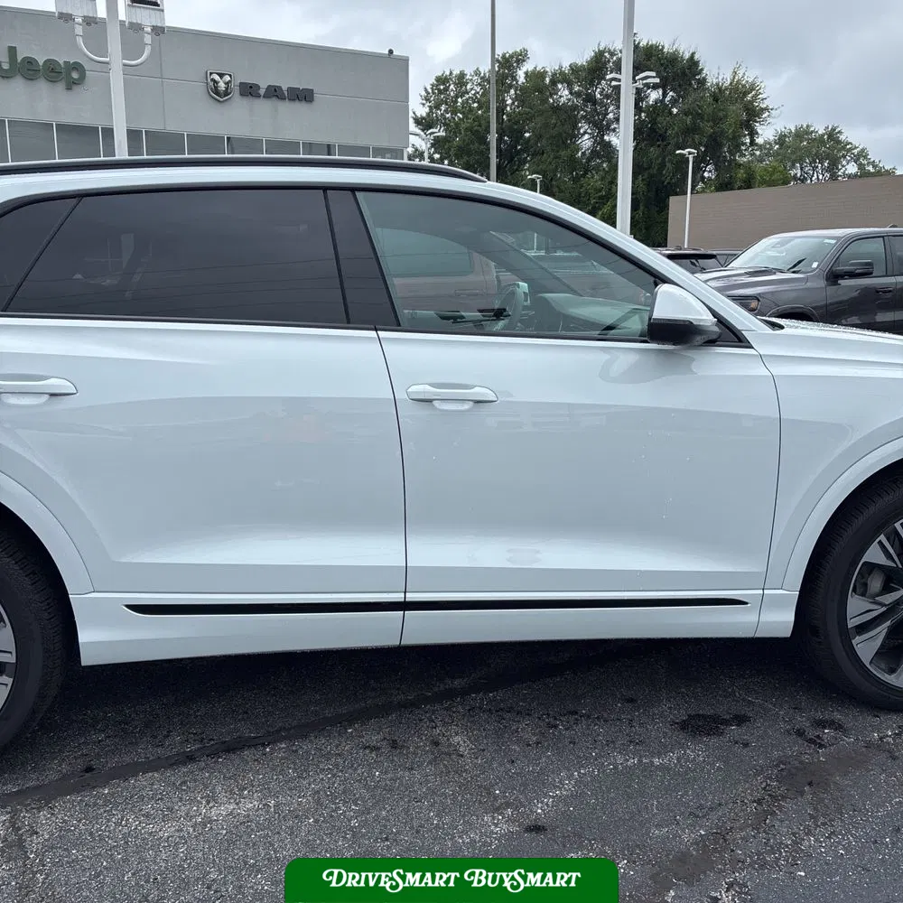 2025 Audi Q8 Premium Plus 55