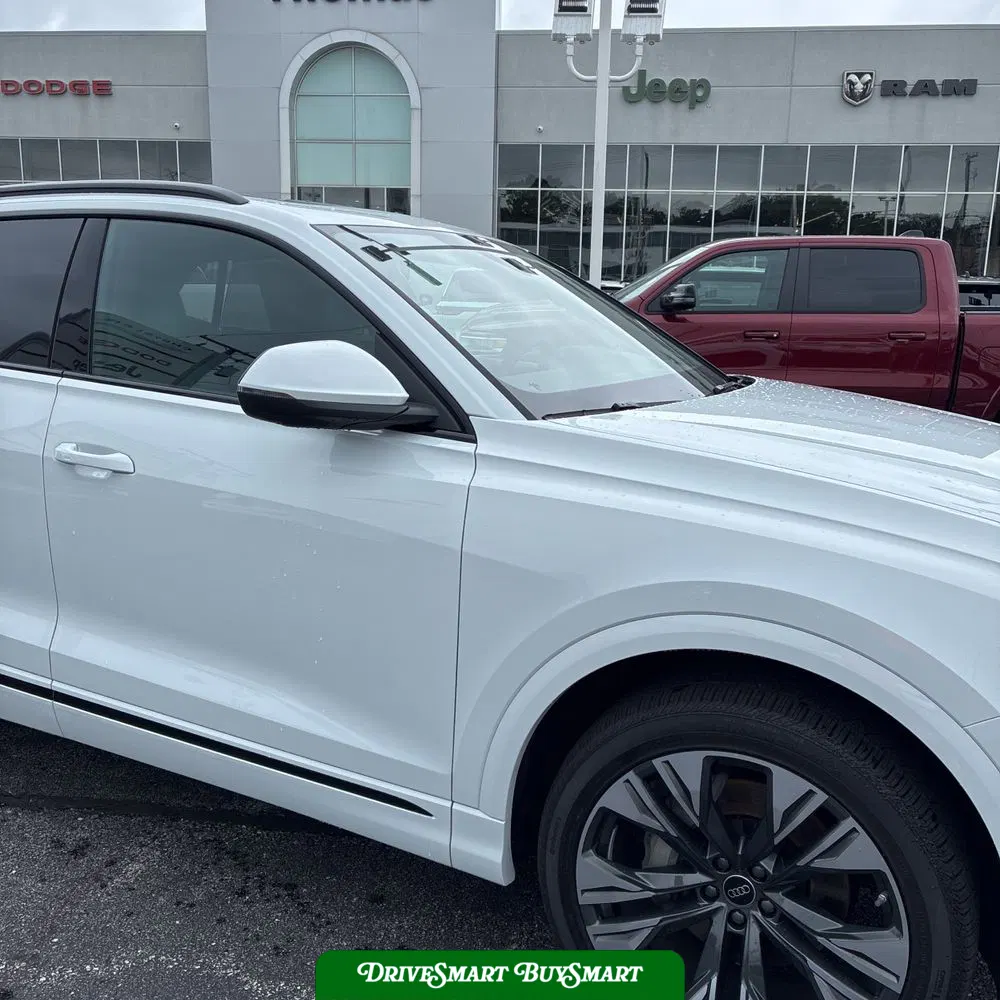 2025 Audi Q8 Premium Plus 55