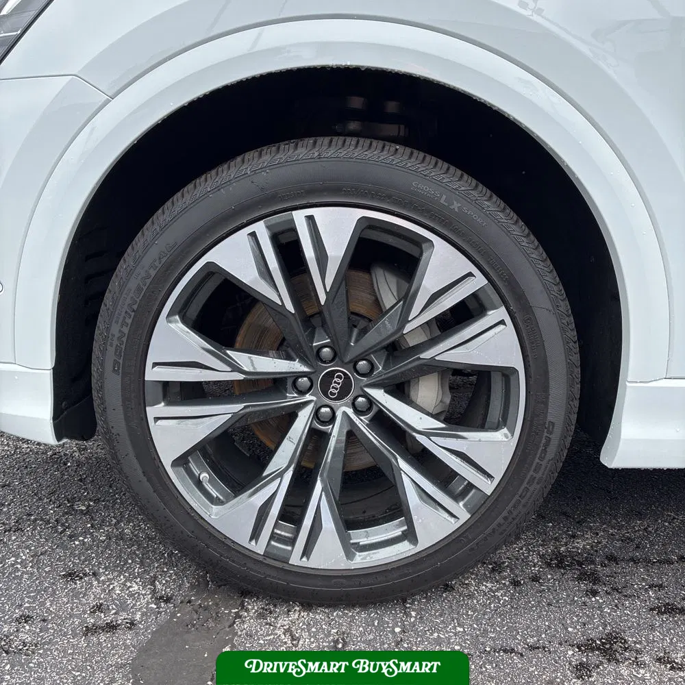 2025 Audi Q8 Premium Plus 55