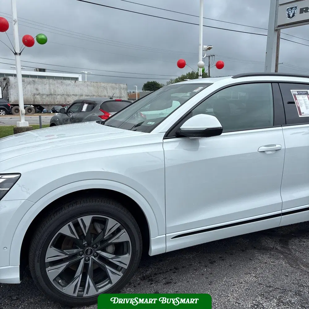 2025 Audi Q8 Premium Plus 55