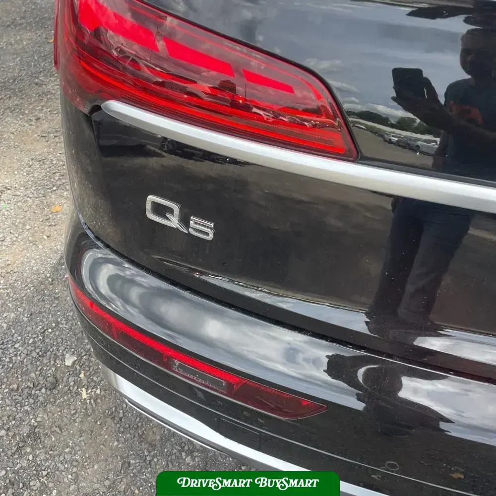 2025 Audi Q5 S-Line Prem 55 PHEV