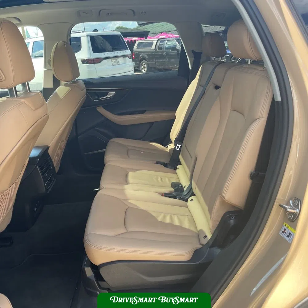 2025 Audi Q7 Premium Plus 55