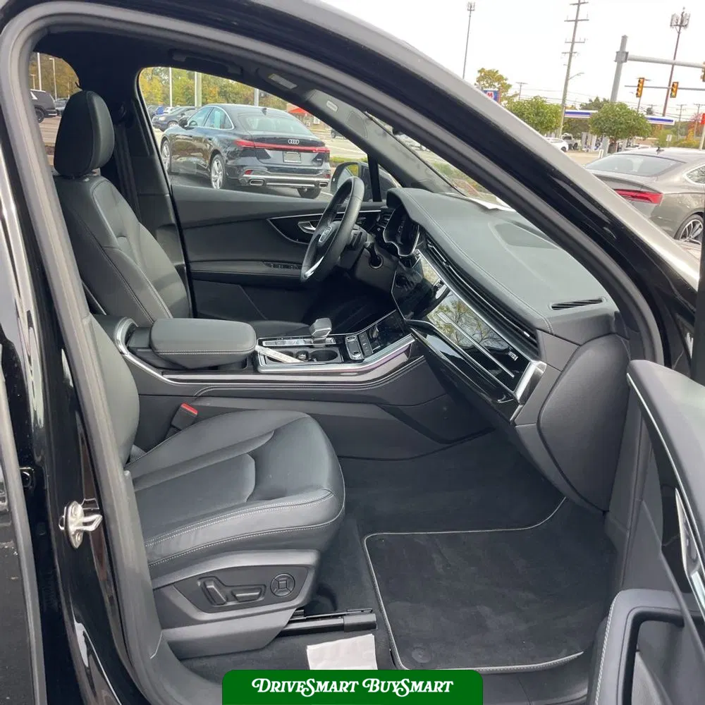 2025 Audi Q7 Premium Plus 55
