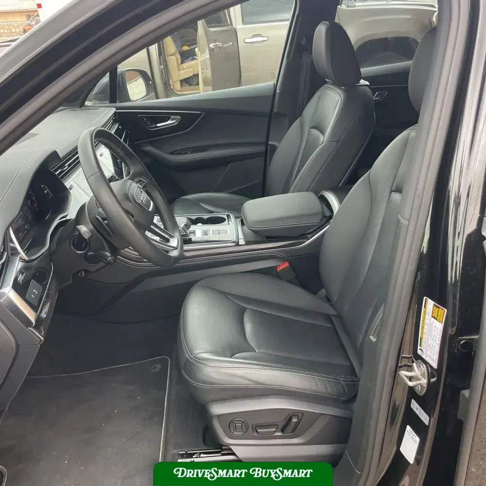 2025 Audi Q7 Premium Plus 55