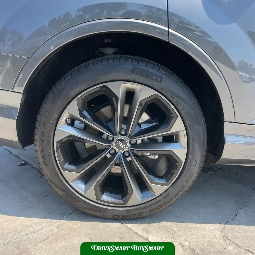 2025 Audi Q7 Premium Plus 55