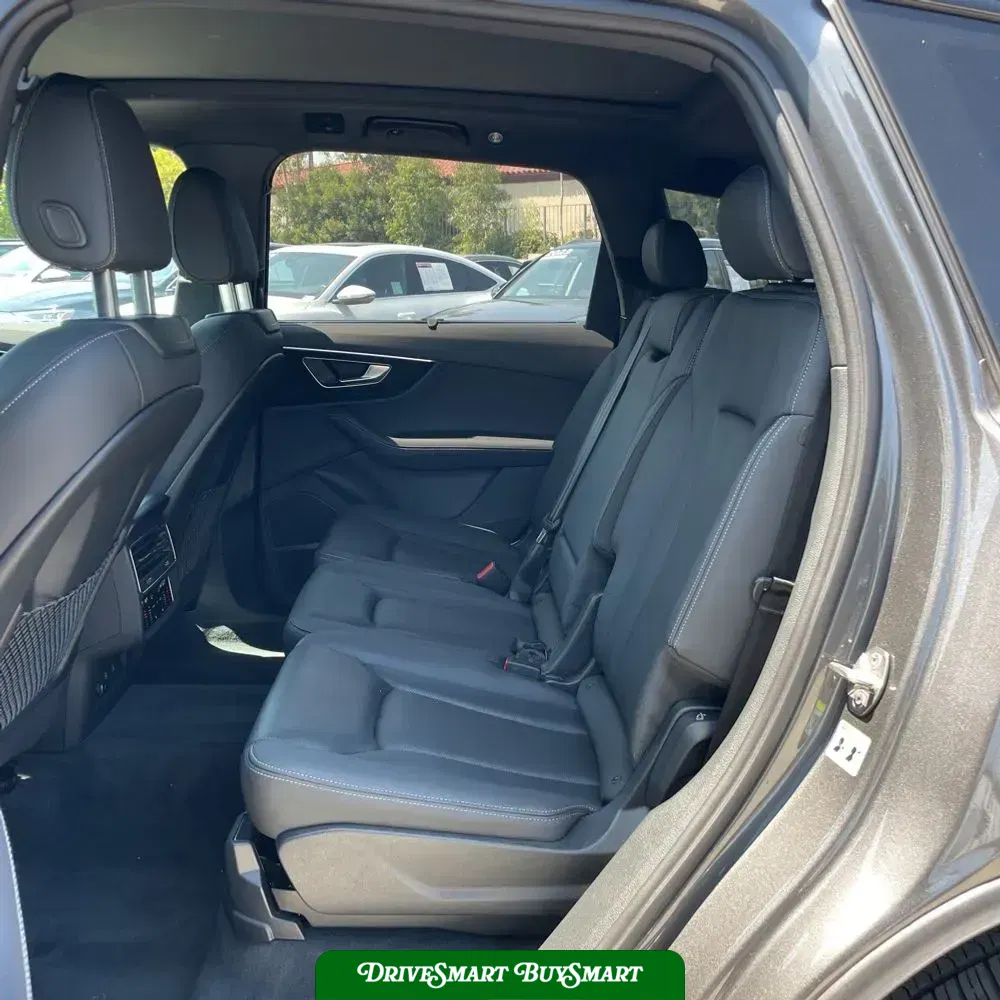 2025 Audi Q7 Premium Plus 55