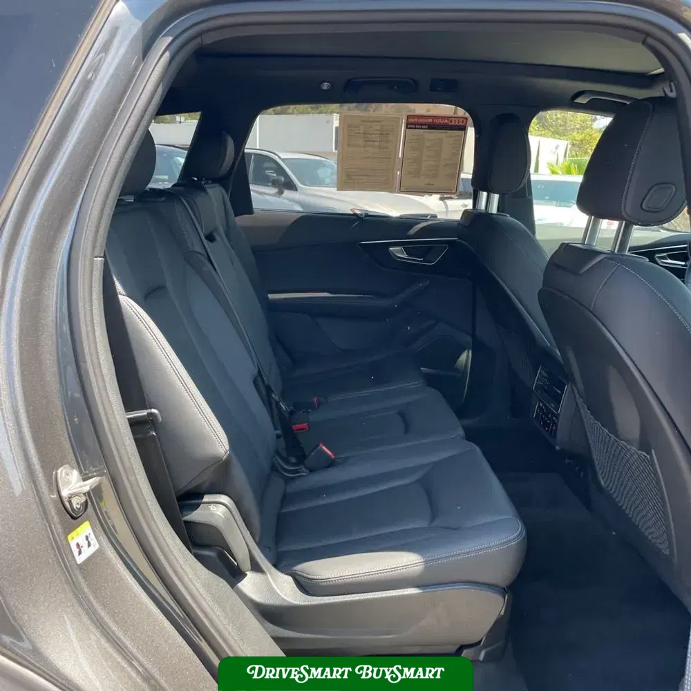 2025 Audi Q7 Premium Plus 55