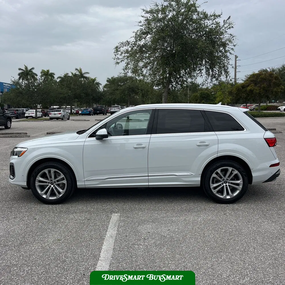 2025 Audi Q7 Premium Plus 55