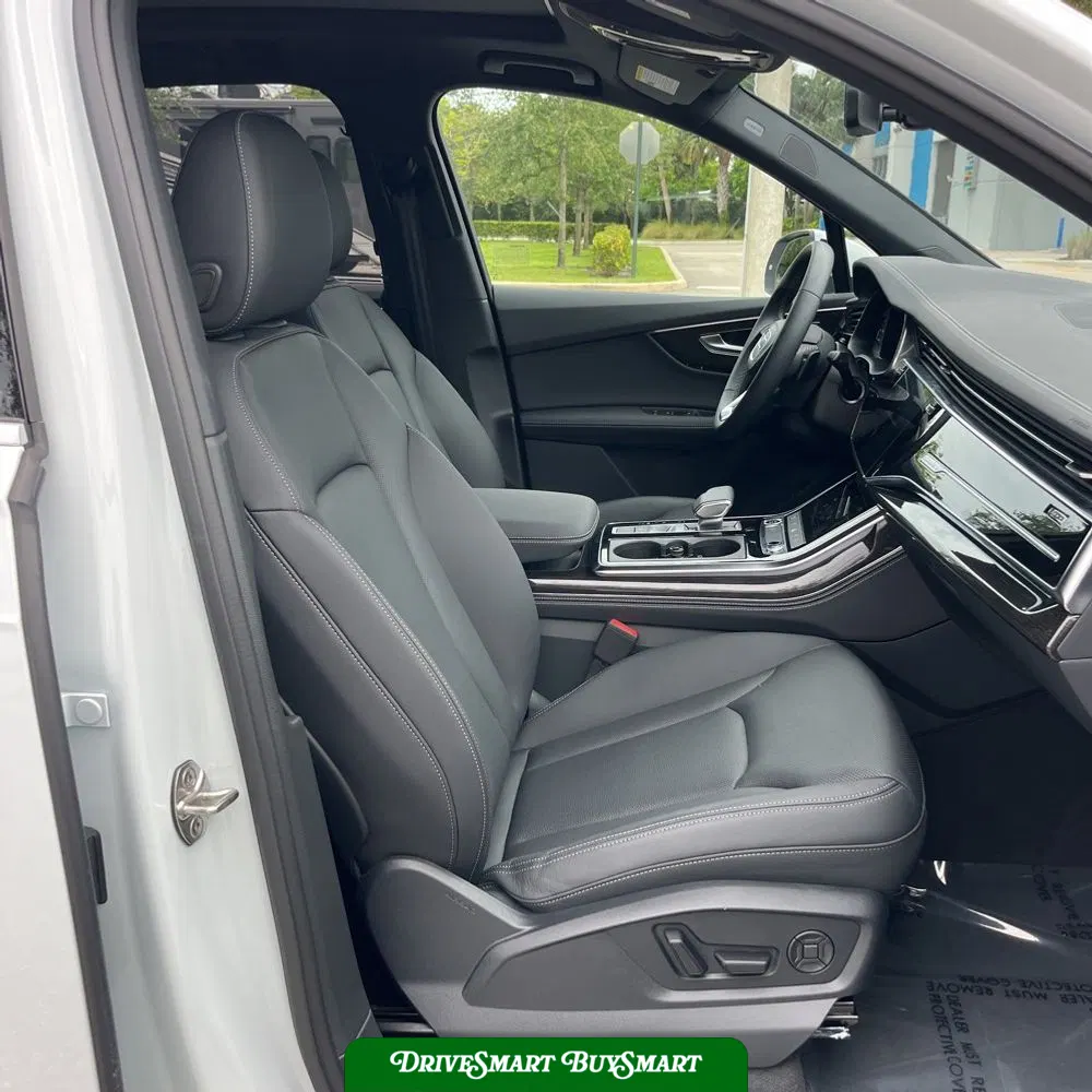 2025 Audi Q7 Premium Plus 55