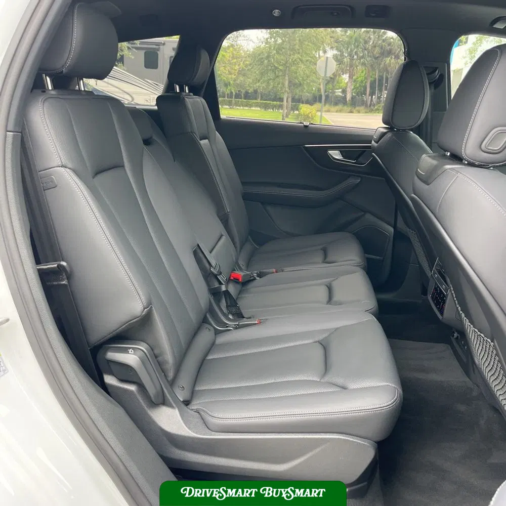 2025 Audi Q7 Premium Plus 55
