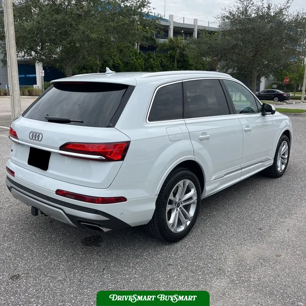 2025 Audi Q7 Premium Plus 55