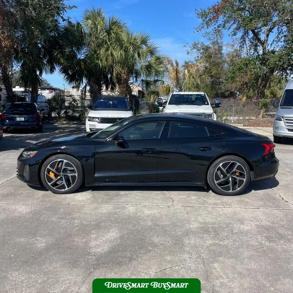 2022 Audi e-tron GT RS