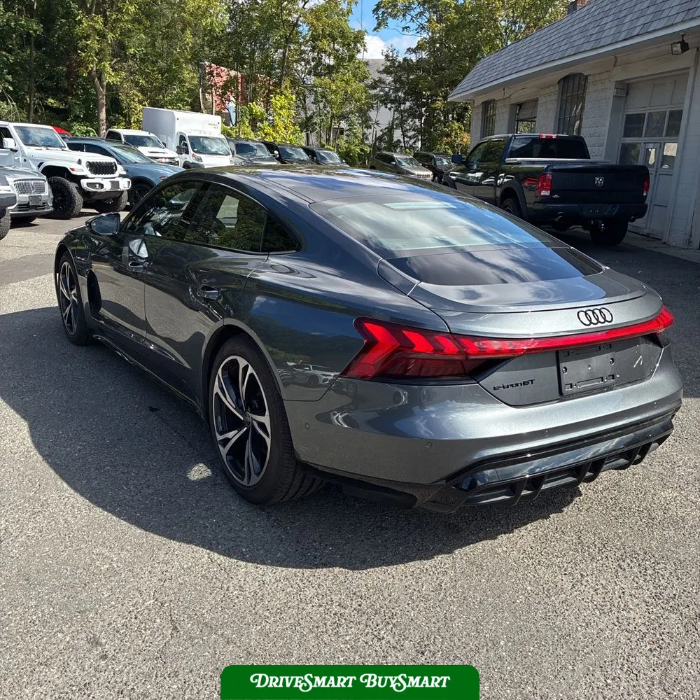 2024 Audi e-tron GT Prestige