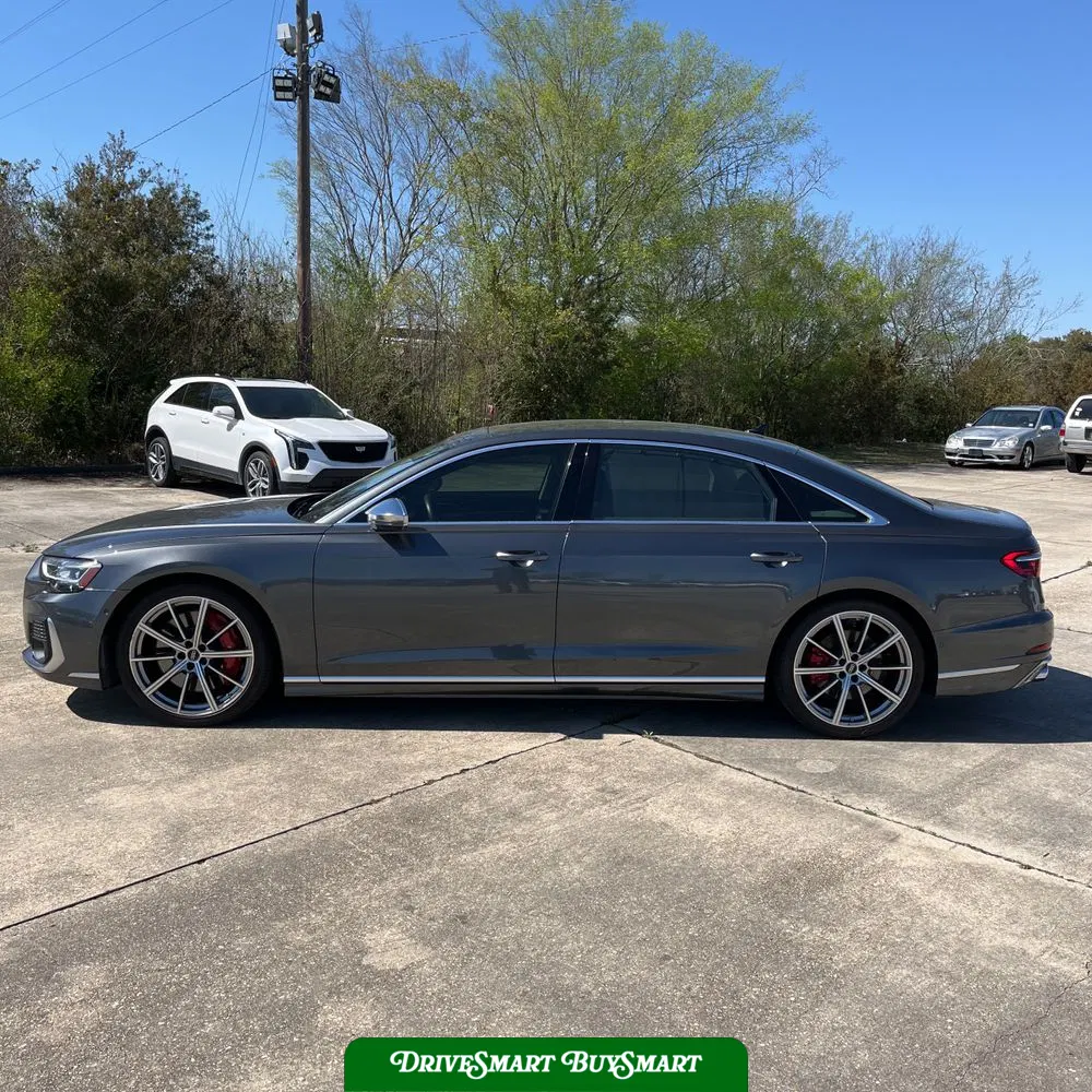 2022 Audi S8