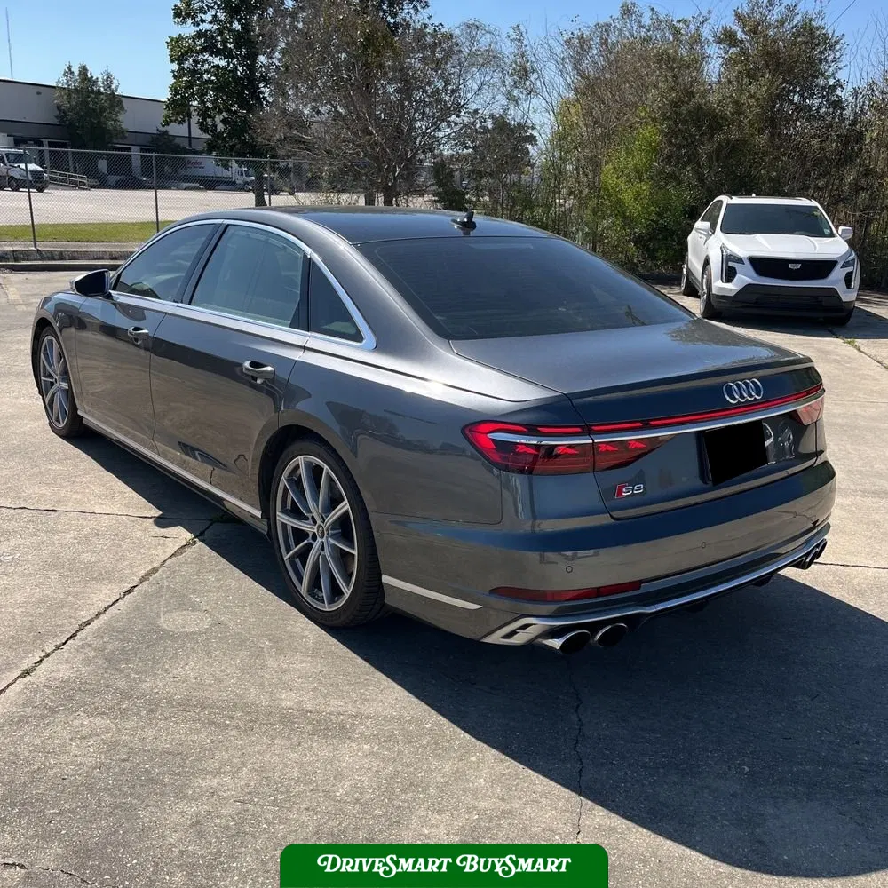 2022 Audi S8