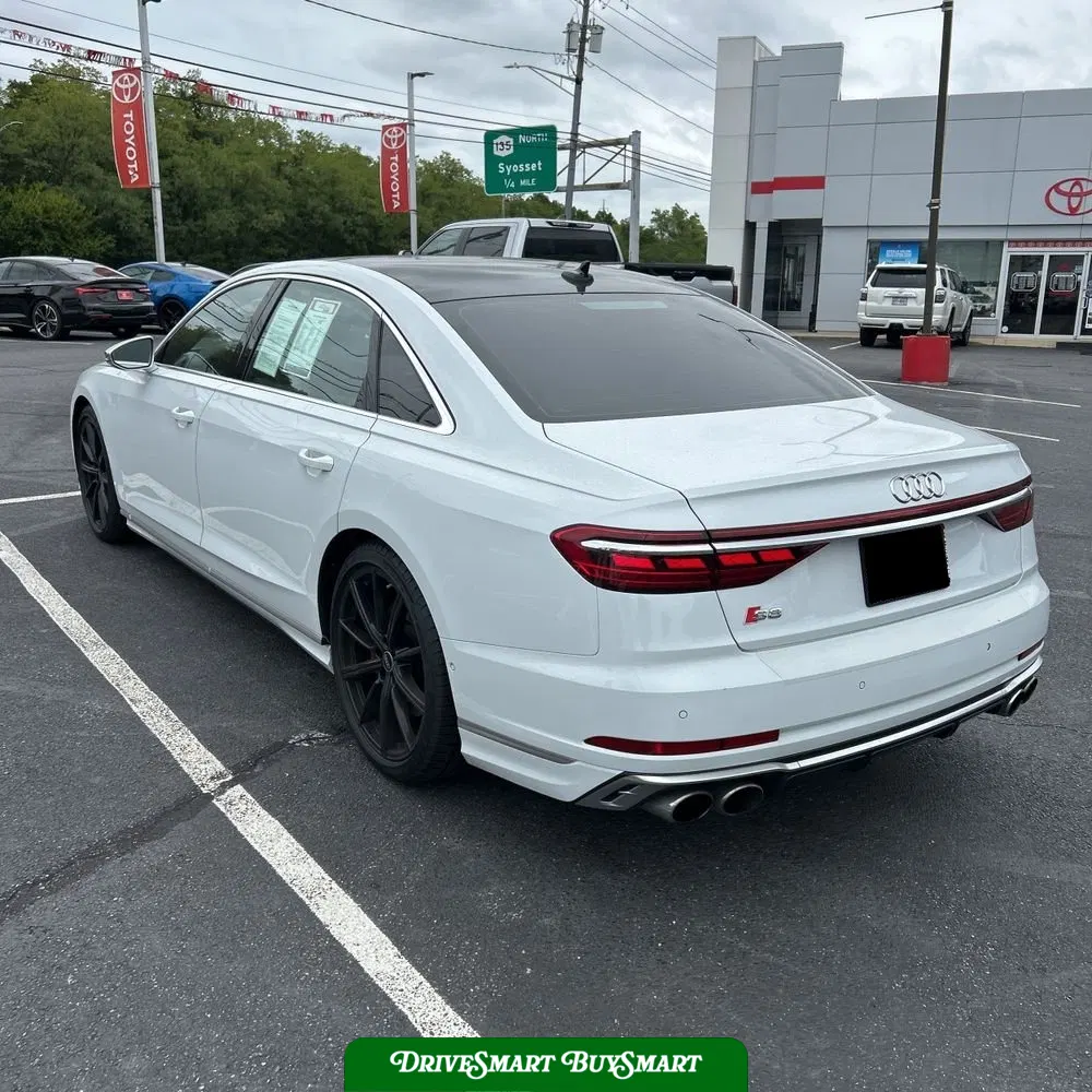 2023 Audi S8