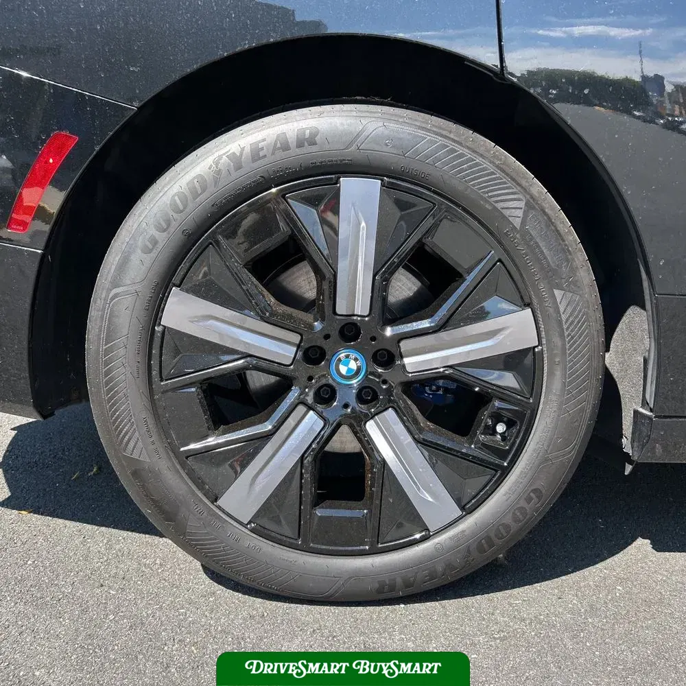 2025 BMW iX xDrive50