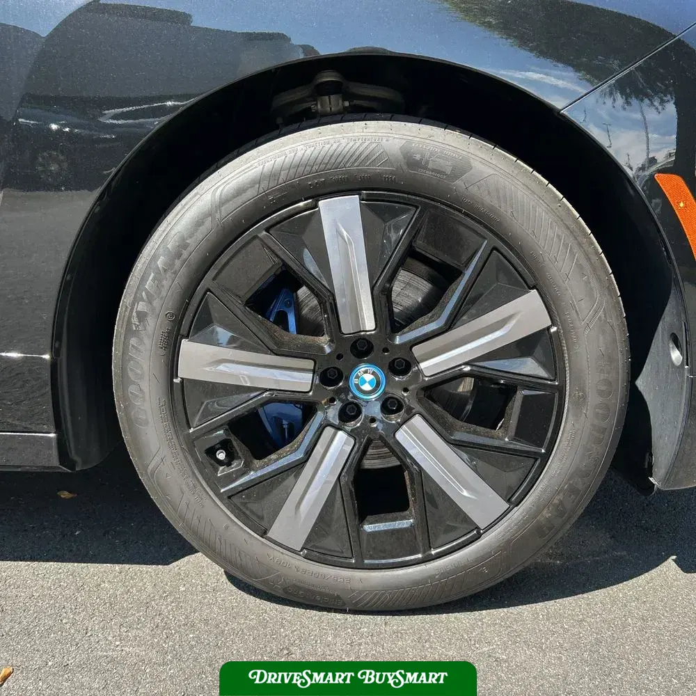 2025 BMW iX xDrive50